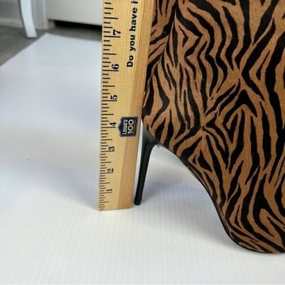 Alice + Olivia Calf Hair Stiletto Bootie 9.5 Tan Black Zebra Heels NWT Chic Sexy - Picture 8 of 14